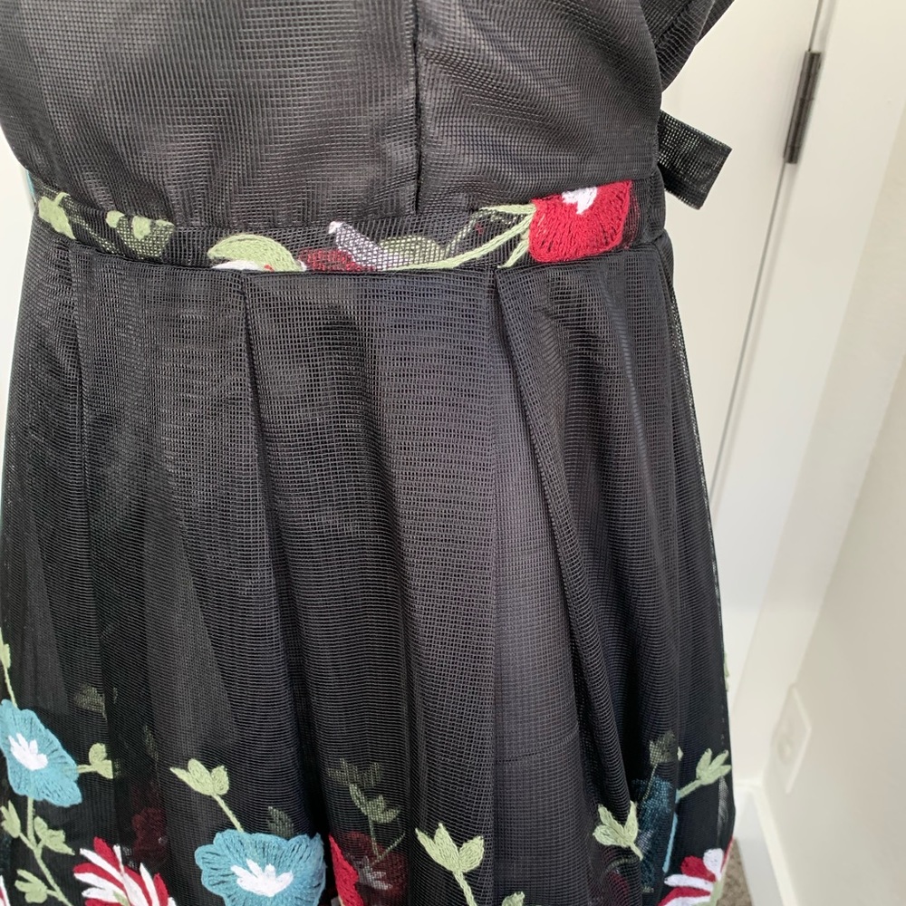 Joy kids USA embroidered black dress size Medium - Picture 4 of 5